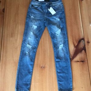 Woman’s Judy blue jeans size 28 skinny Jeans